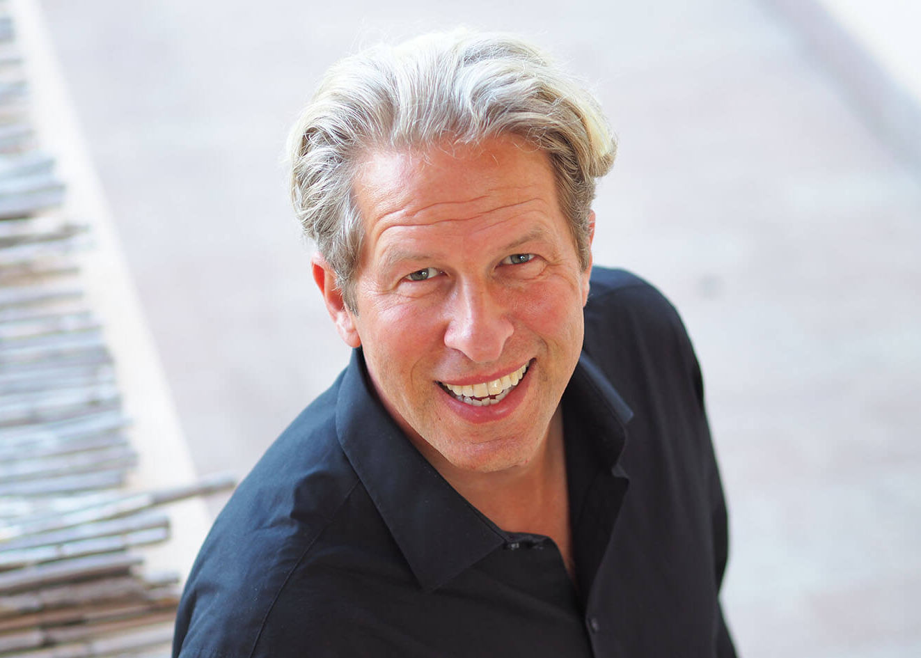 Oliver-Leisse-Zukunftsforscher-Redner-international-trends-KI-Keynote-buchen-Future-Shapers