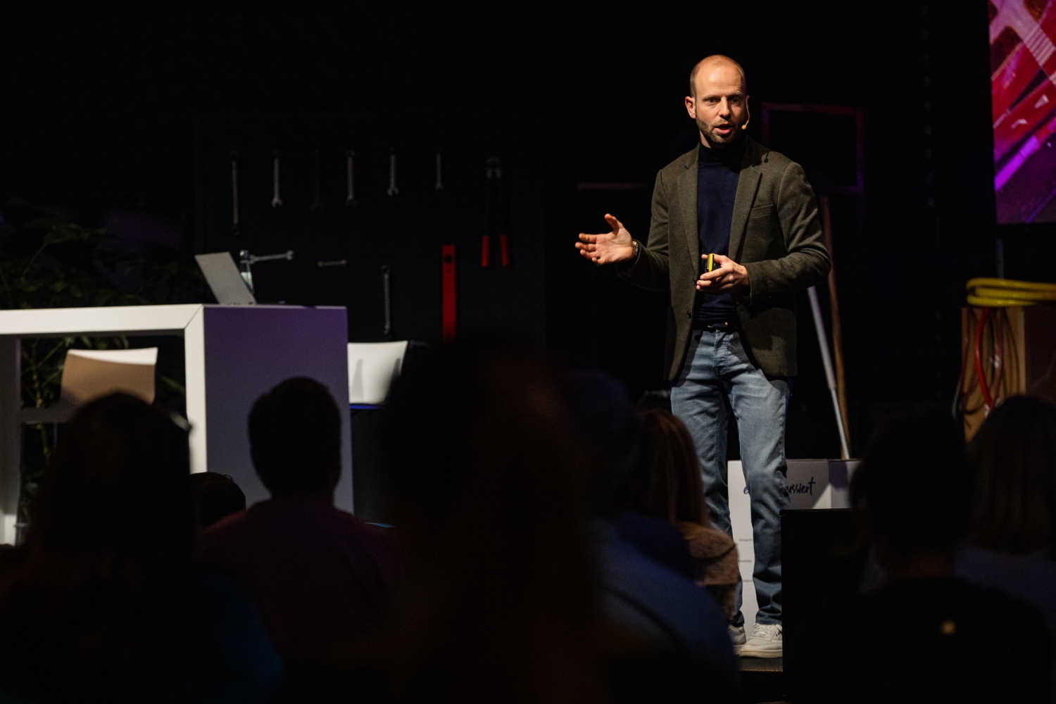 keynote-daniel-vonier-unlearning.hierarchy-redner-leadership-future-shapers